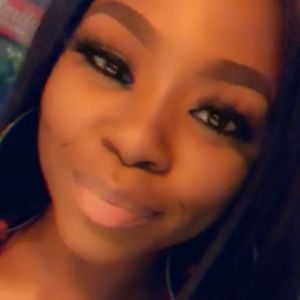 Meet your Posher, Aisha